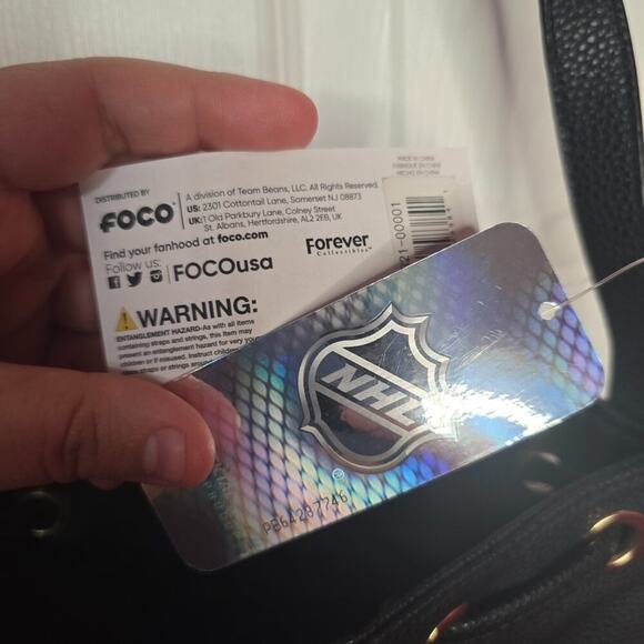 NHL Foco Pittsburgh Penguins Marbled Leather Cross Body Purse - Picture 5 of 7